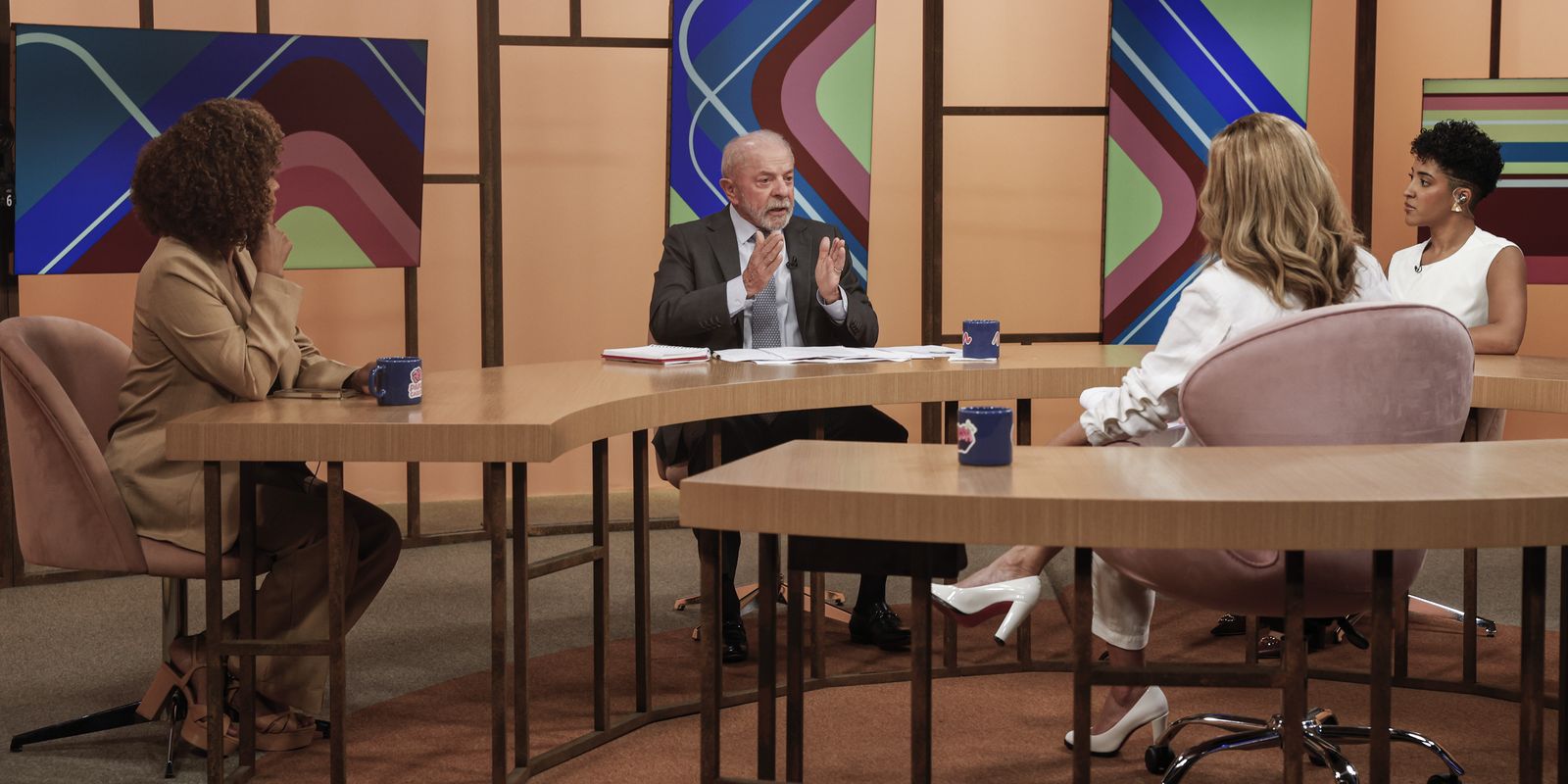 Lula reforça controle de preços dos combustíveis e destaca minerais estratégicos
