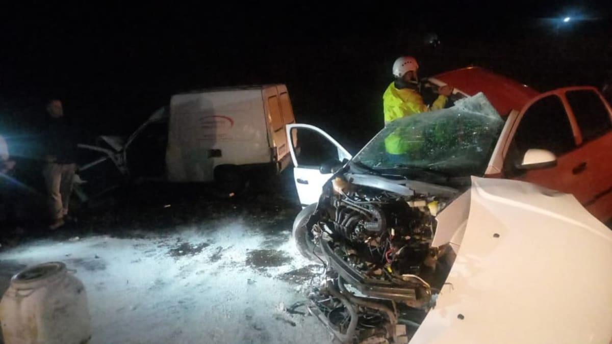 Acidente entre três veículos deixa motorista gravemente ferido em Caxias do Sul