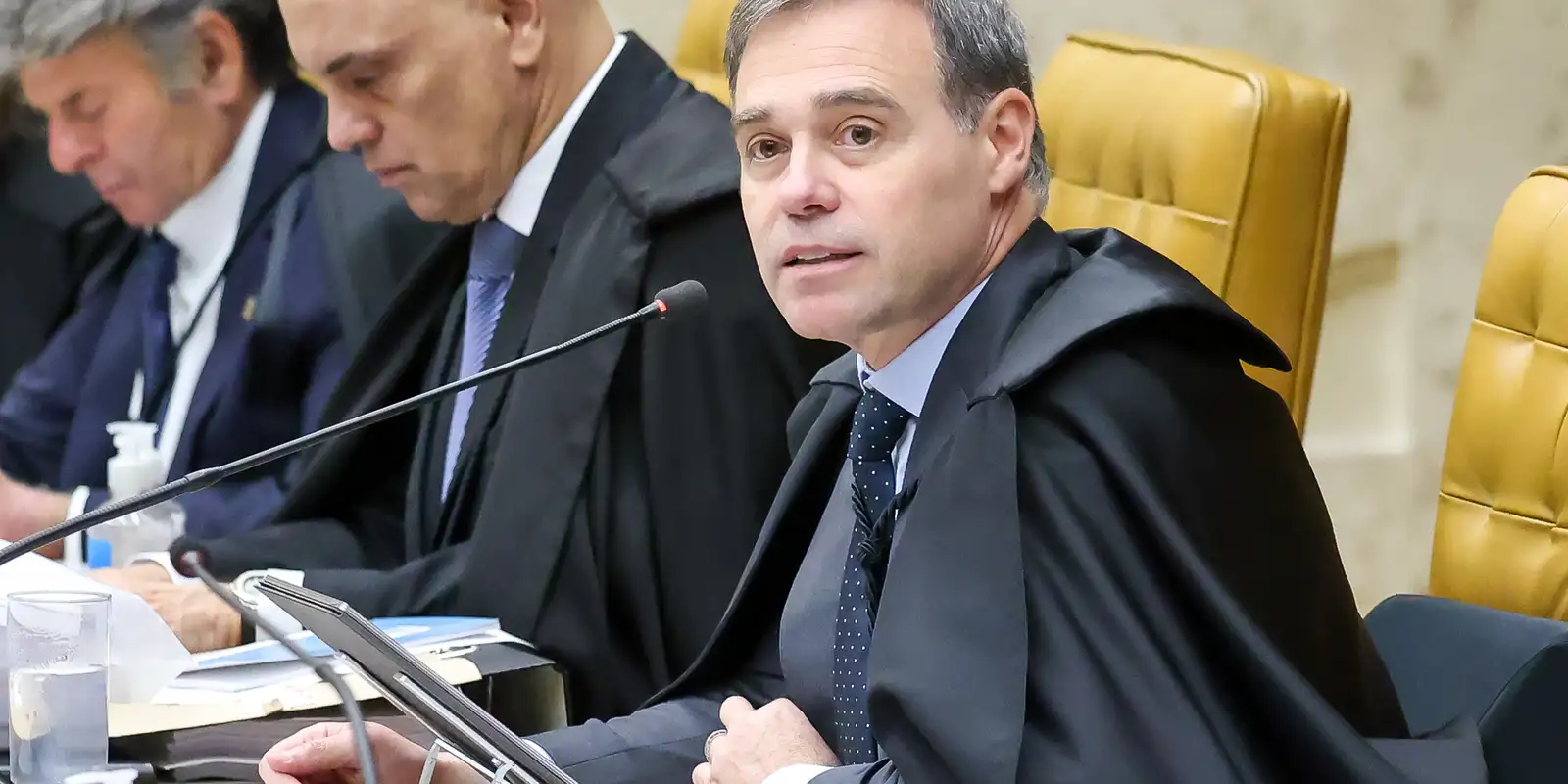 Ministro do STF mantém prisão do banqueiro Daniel Vorcaro