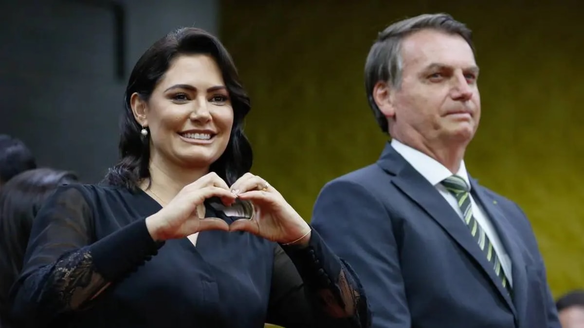 Jair Bolsonaro descarta candidatura de Michelle Bolsonaro à Presidência em 2026