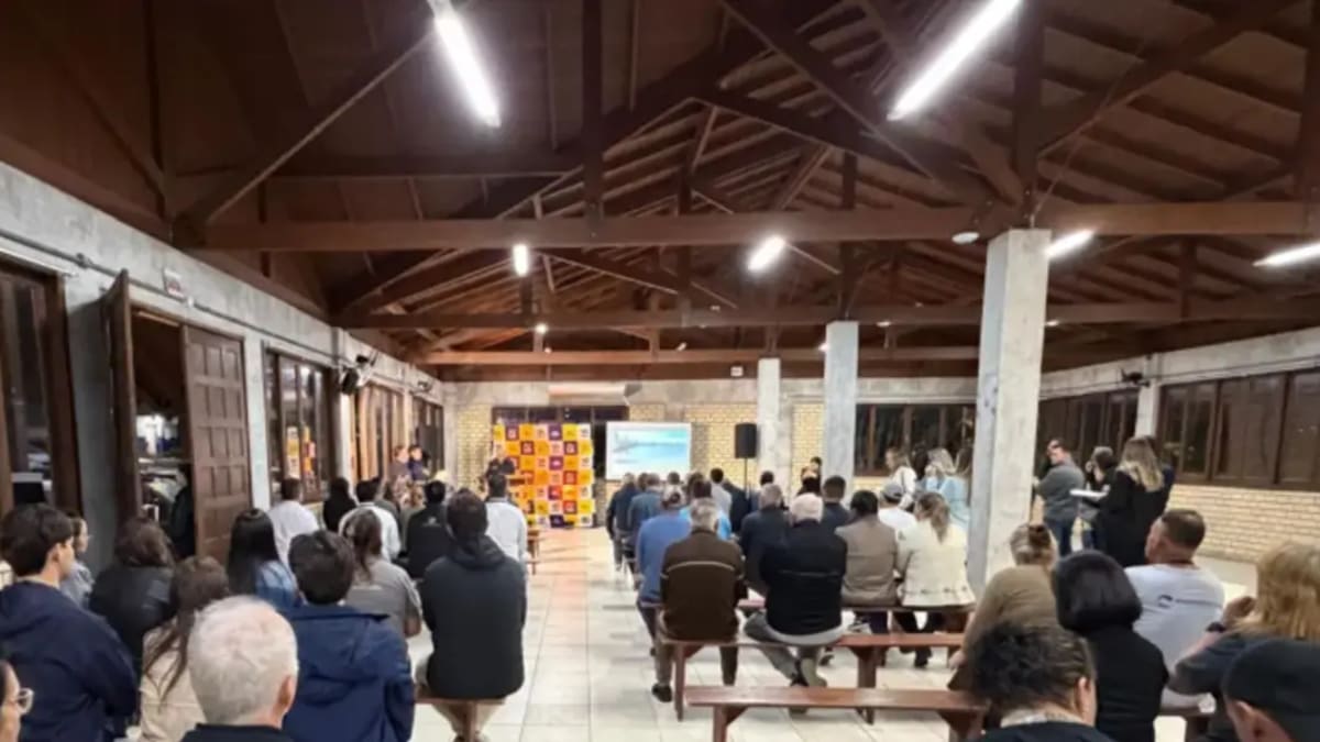 Itajaí entrega 55 certificados de regularização fundiária para famílias do interior