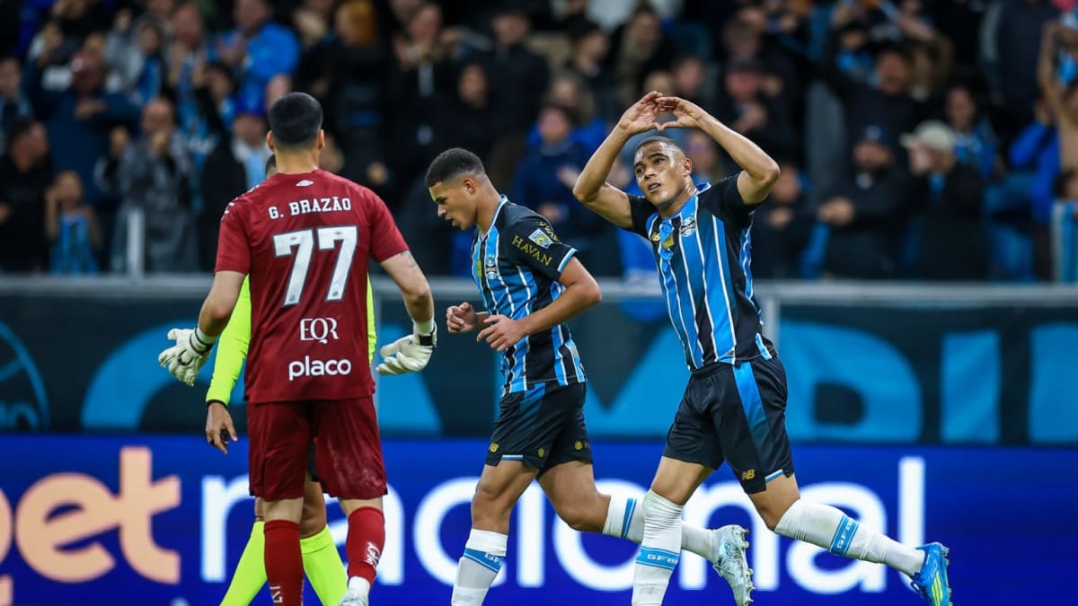 Grêmio vira para 3 a 2 contra Santos na Arena em partida disputada