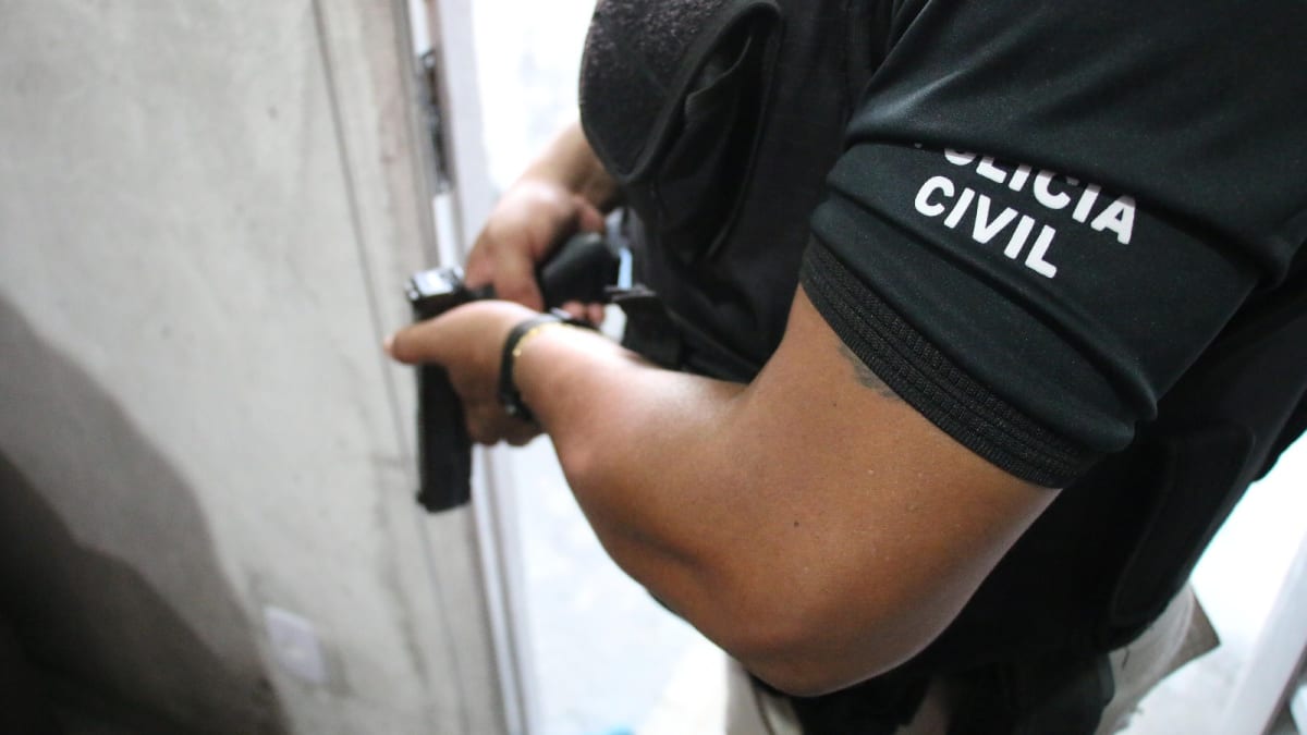 Homem agride ex-companheira e faz ameaças de morte em residência na Bahia