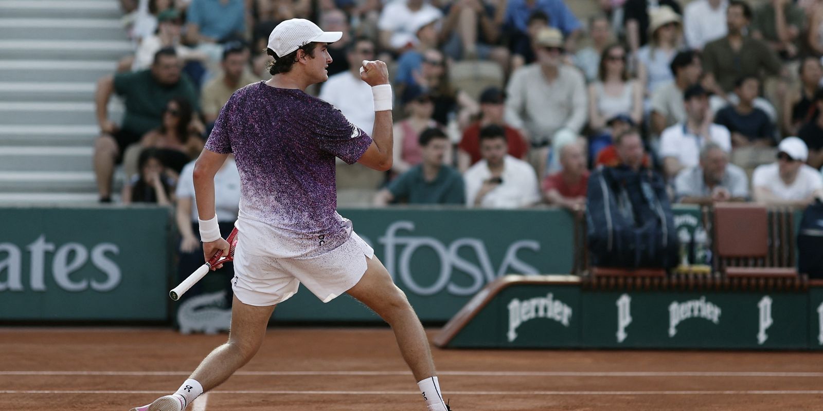 João Fonseca vence estreia em Roland Garros