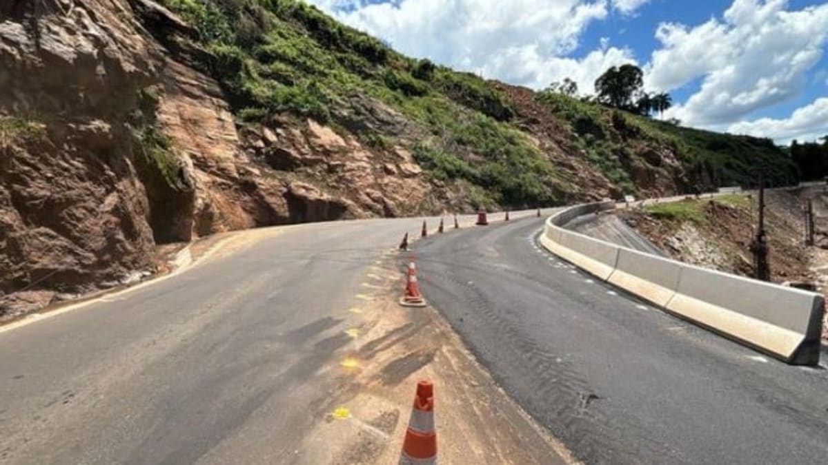 Rodovia no km 190 fica totalmente interditada para desmontagem de guindaste próximo à Ponte Ernesto Dornelles