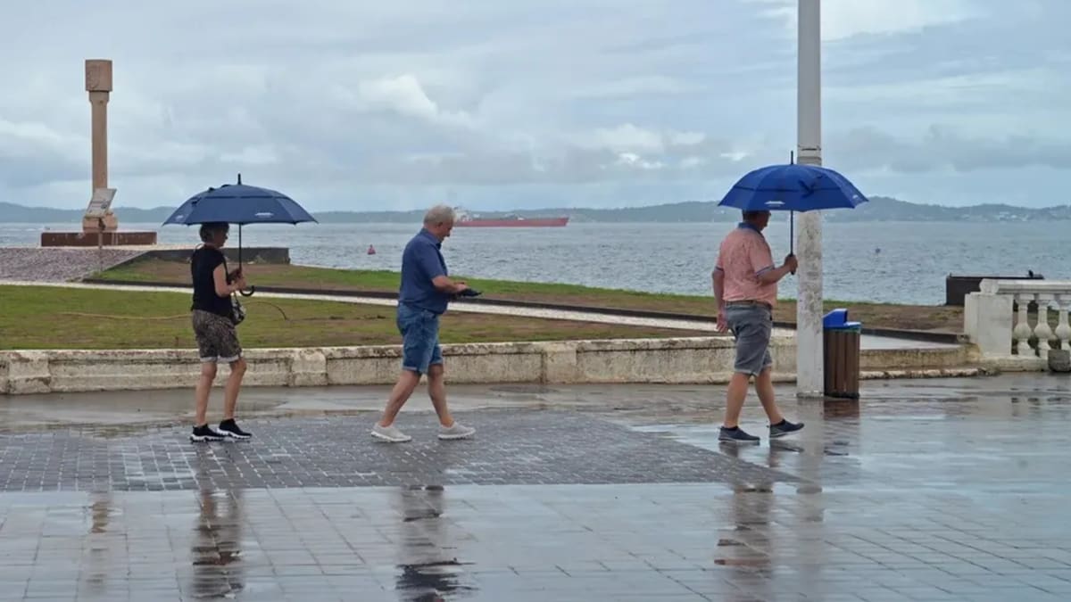 Salvador e 17 cidades da Bahia ficam em alerta laranja para chuvas intensas neste domingo