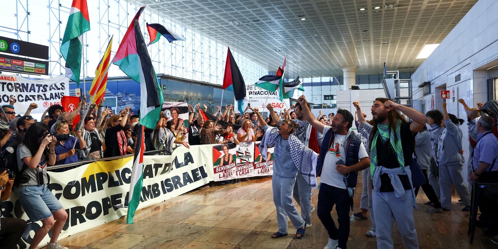 Manifestantes protestam em Bilbao contra ação policial a ativistas de Gaza