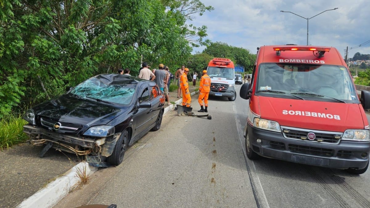 Ciclista morre após colisão com carro na Avenida Antônio Mariosa, em Jardim Iara