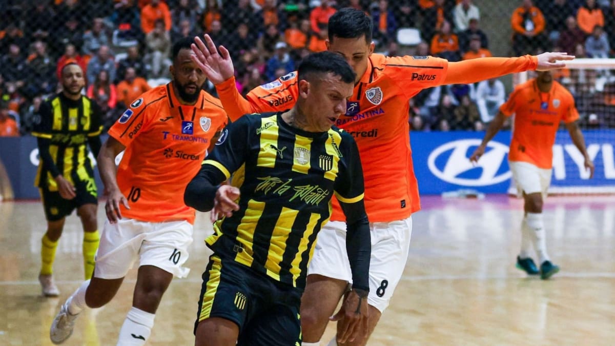 ACBF vence Peñarol por 6 a 1 na estreia da Libertadores de Futsal em Carlos Barbosa