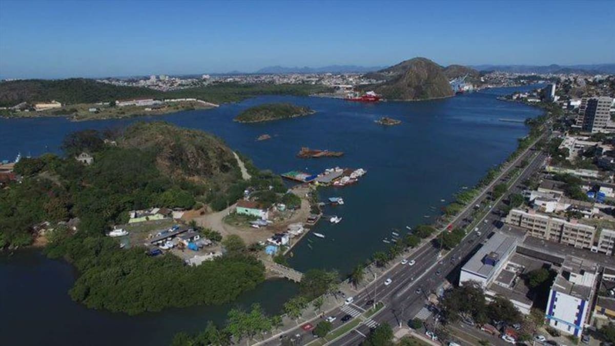 Justiça Federal determina regularização ambiental e suspende atividades irregulares na Ilha da Fumaça, em Vitória
