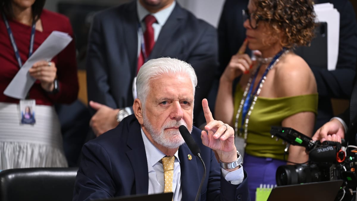Líder do PSD na Bahia assume presidência com condição para candidatura da esposa