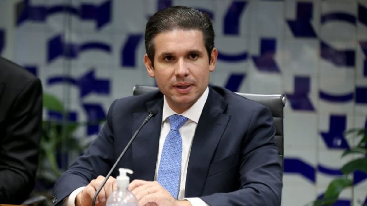 Proposta mantém jornada de 40 horas, fim da escala 6×1 e proibição de redução salarial
