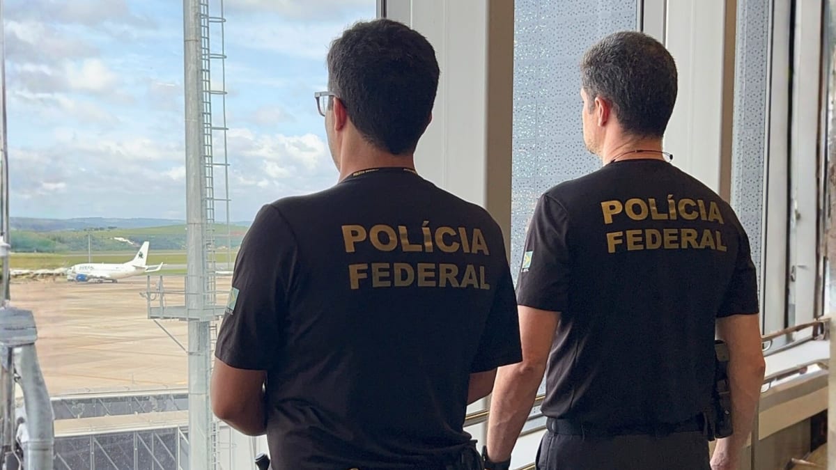 Homem foragido é preso pela Polícia Federal no Aeroporto de Confins após extradição de Portugal