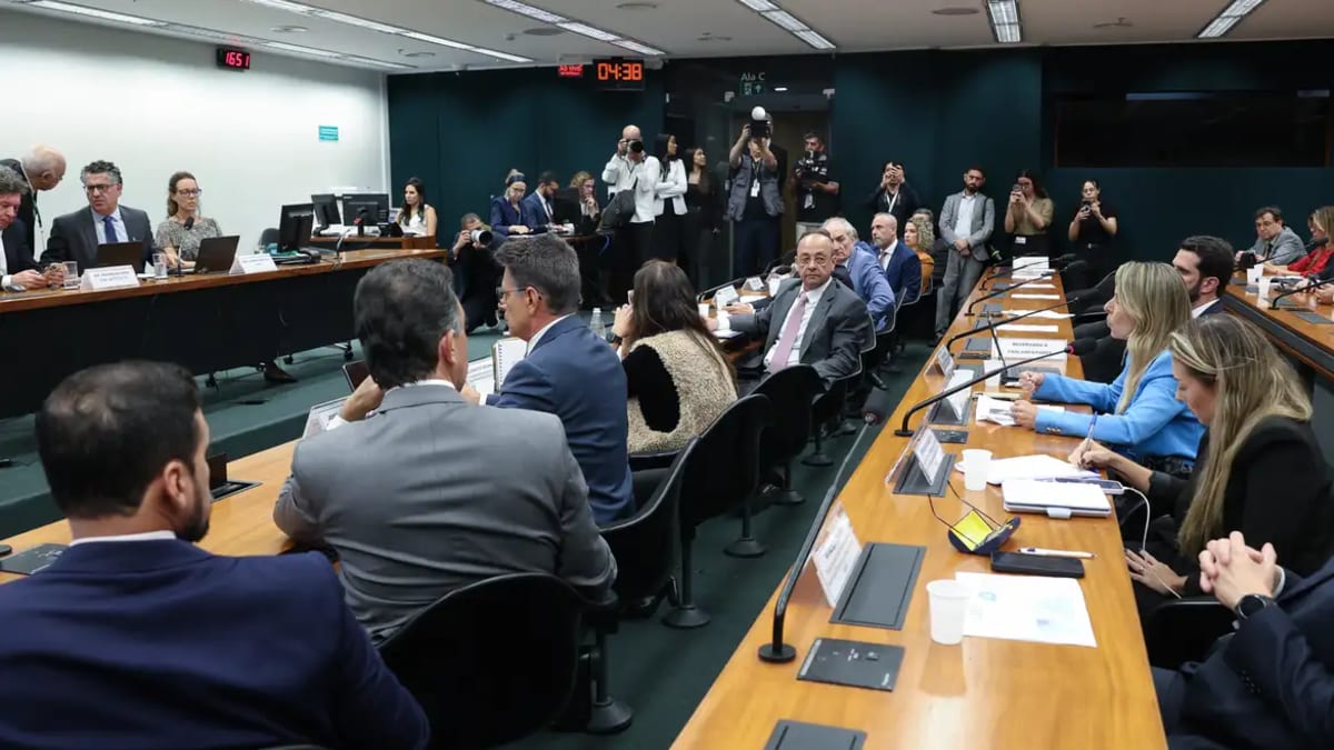 Comissão Especial Analisa PEC que Reduz Jornada de Trabalho de 44 para 40 Horas Semanais