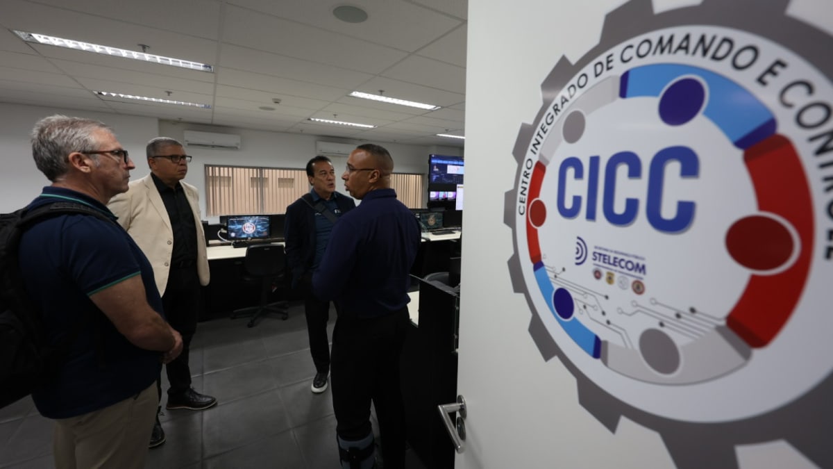 FIFA visita Centro de Operações de Inteligência em Salvador para acompanhar segurança da competição