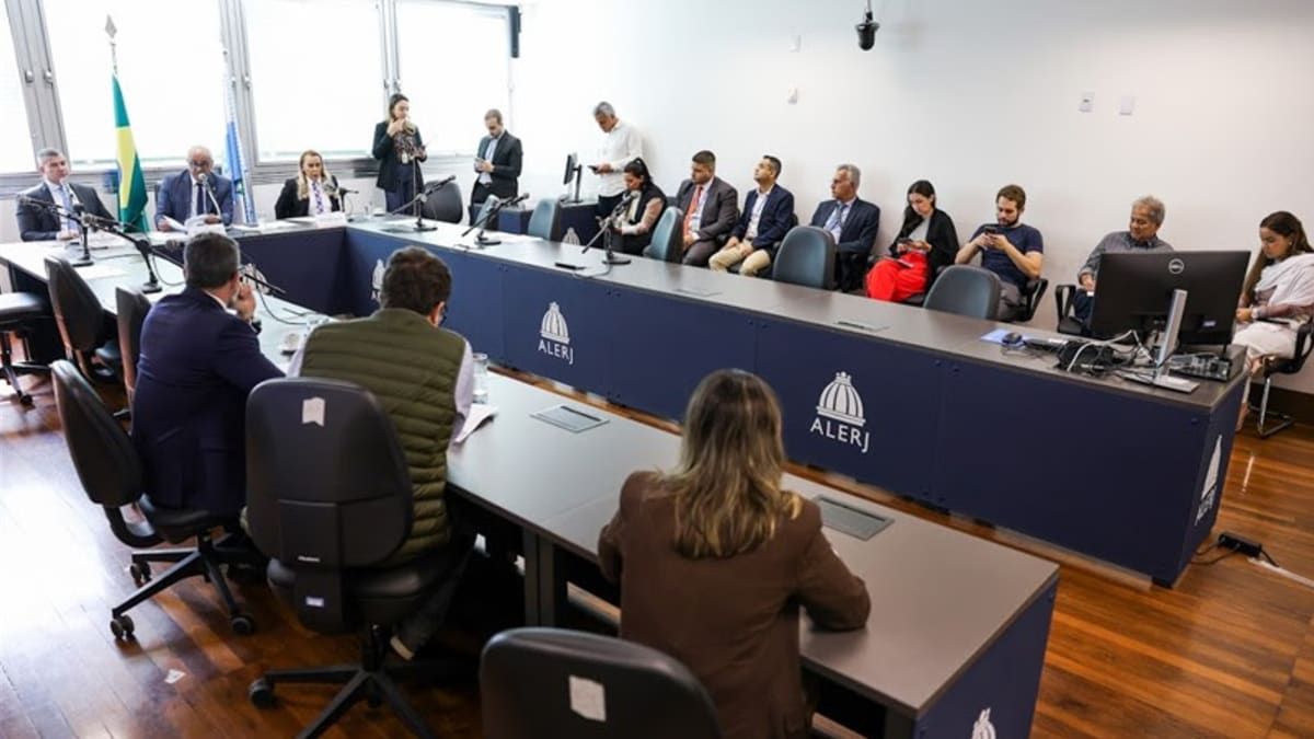 Comissão da Alerj define plano para analisar gastos públicos e convoca audiência sobre municípios na LDO