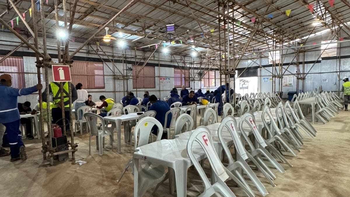 Empreiteiras adotam melhorias em canteiros após inspeções do Cerest na Bahia