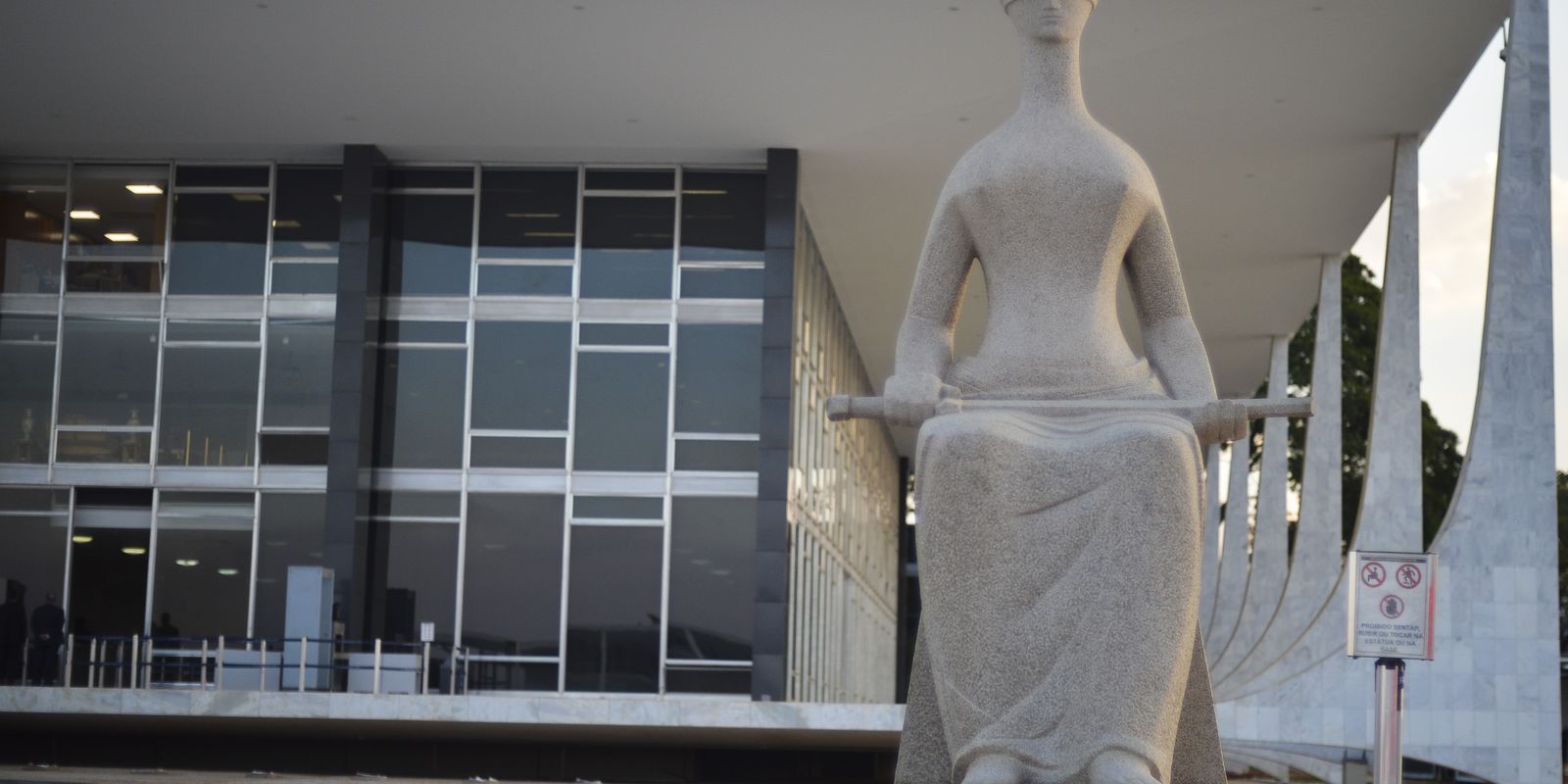 STF confirma fim da aposentadoria compulsória para juízes