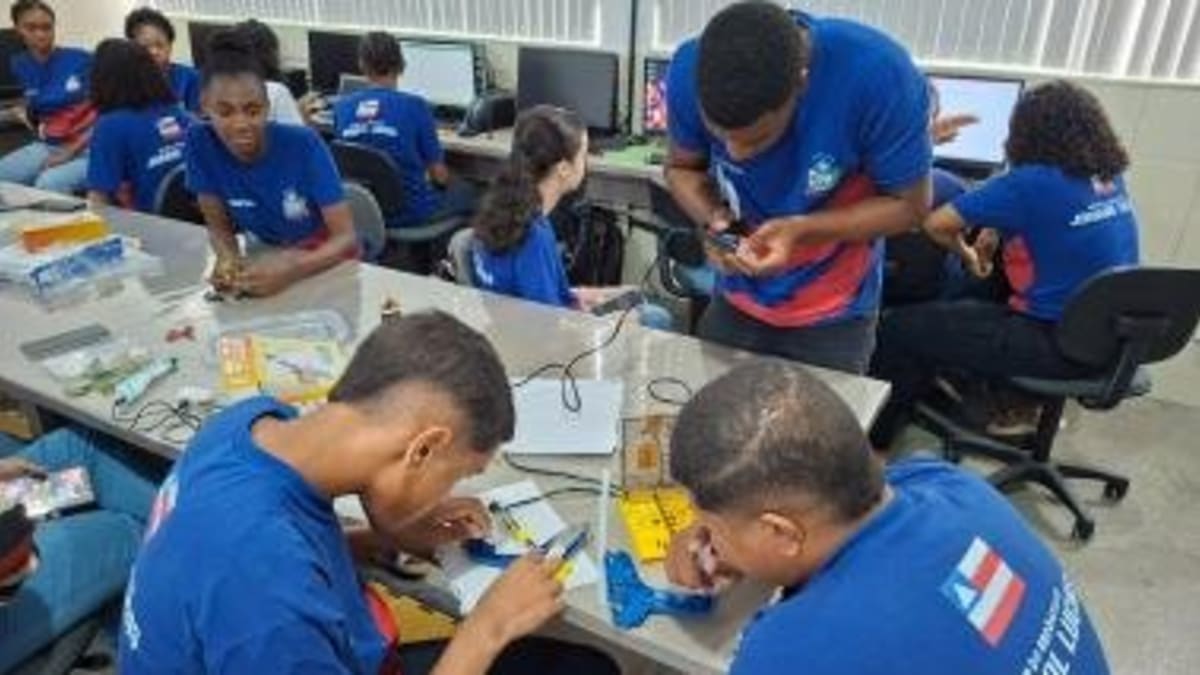 Estudantes do CETEP do Recôncavo desenvolvem projetos científicos e tecnológicos na Expo Maker em Sapeaçu