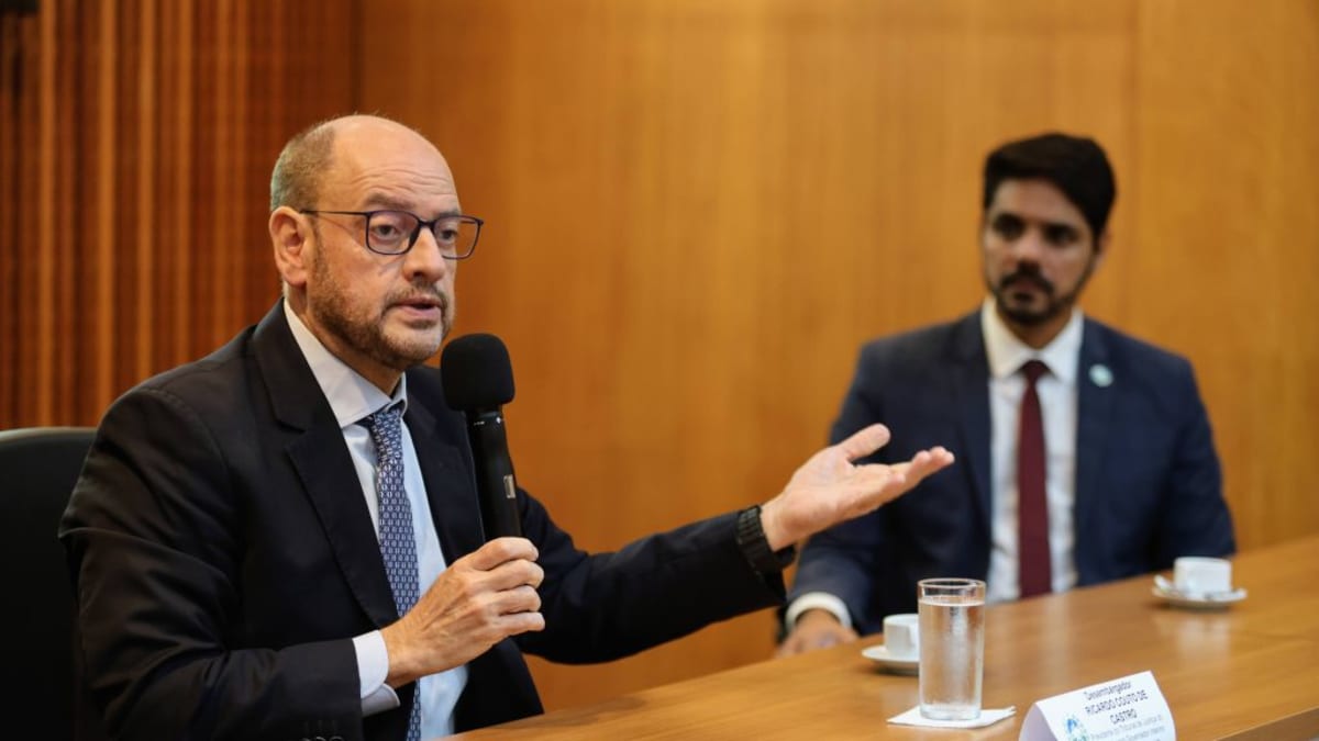 Governador em exercício do Rio de Janeiro reúne prefeitos para discutir obras e investimentos