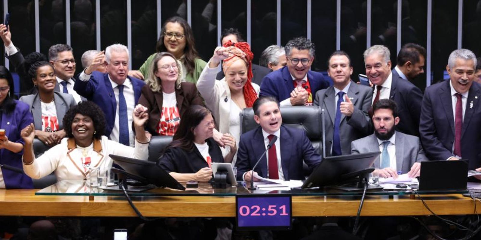 Câmara aprova fim da escala 6x1 com ampla maioria