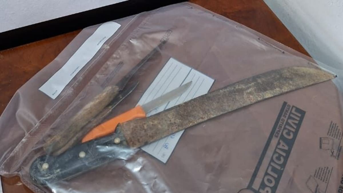 Homem é preso em flagrante após ameaçar família com motosserra e facão em Domingos Martins