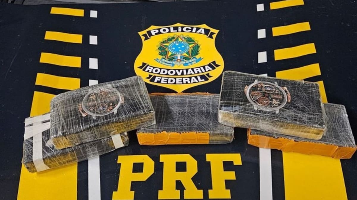 Polícia apreende 5 quilos de cocaína em compartimento secreto de veículo na BR-262 em Muniz Freire