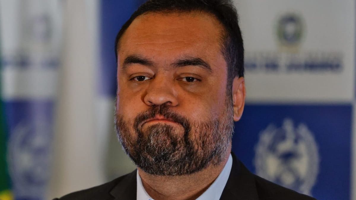 Taliria Petrone cobra apuração de improbidade administrativa envolvendo ex-governador Cláudio Castro