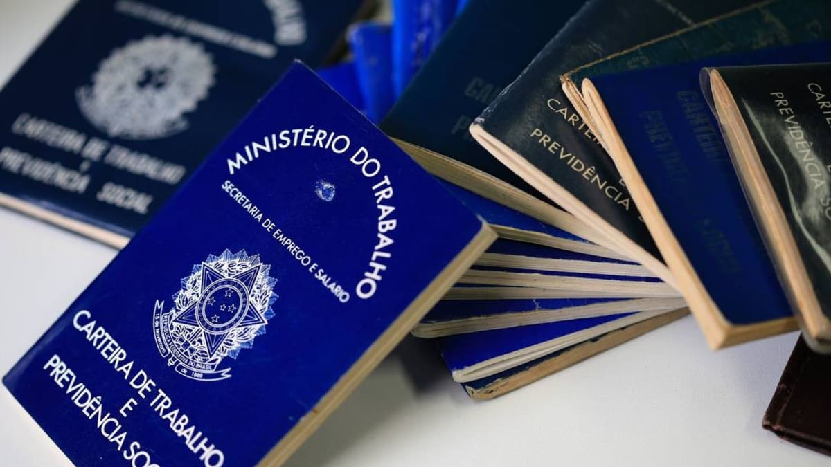 Rio de Janeiro gera 11.741 empregos formais em abril e fica em