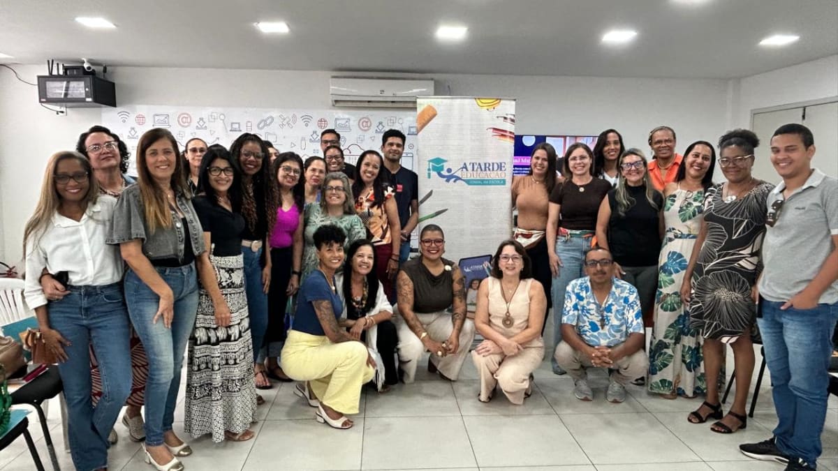 Professores de Alagoinhas participam de formação sobre uso do jornal na alfabetização