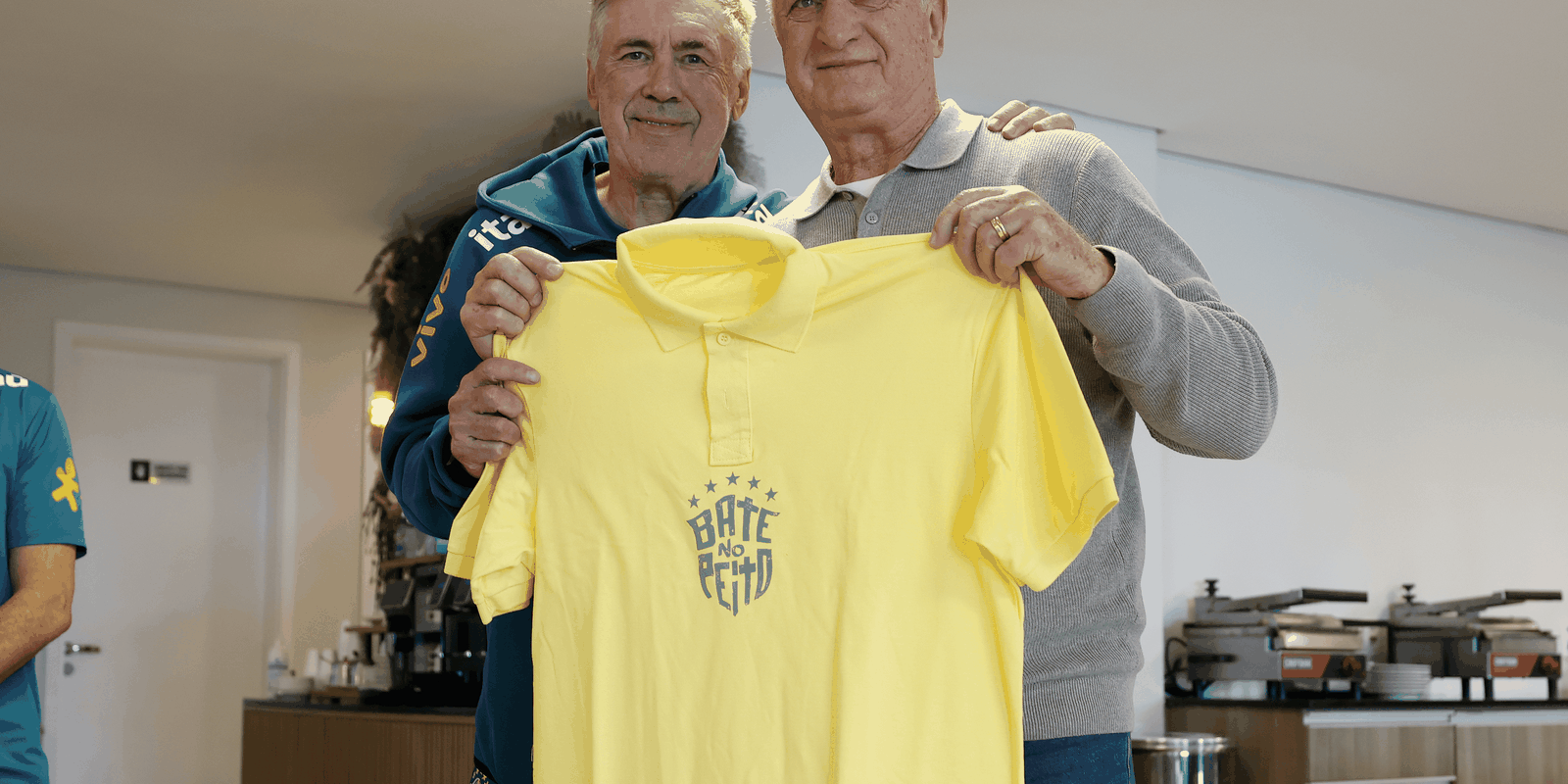 Felipão é homenageado na Granja Comary e incentiva seleção rumo ao hexa