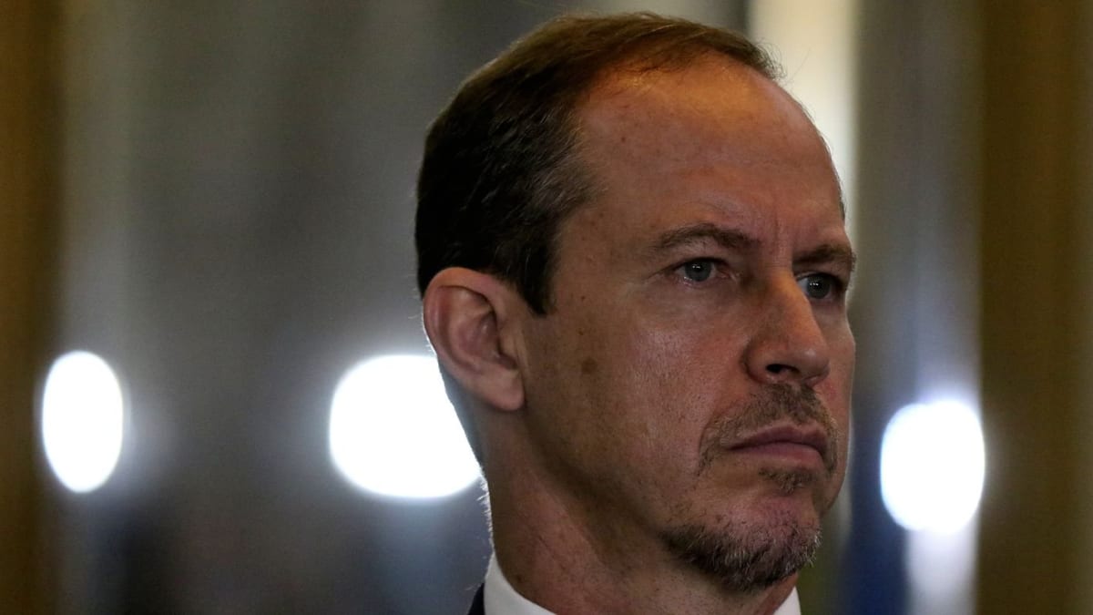Indústria brasileira apresenta sinais de recuperação após décadas de queda, diz presidente da ABDI