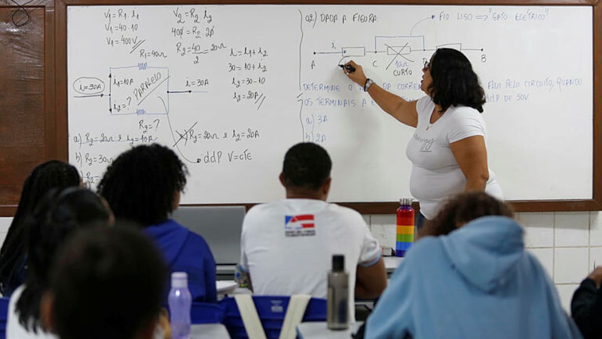 Governo da Bahia destina R$ 103,35 milhões para abono extraordinário a professores da rede estadual