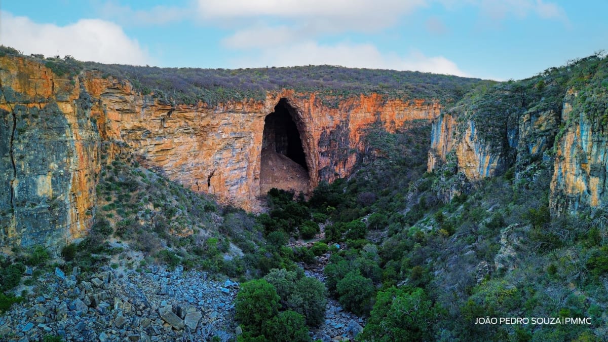 Morro do Chapéu: destino turístico com arquitetura francesa e gruta histórica na Bahia