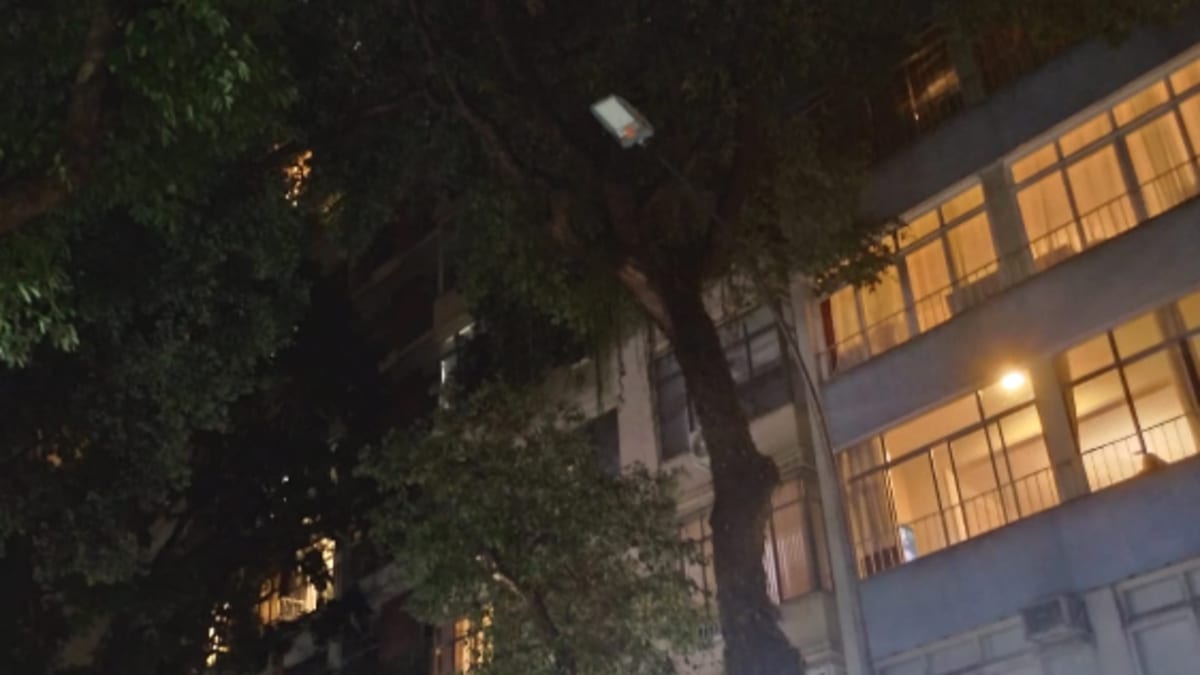 Falta de iluminação preocupa moradores em área movimentada de Copacabana