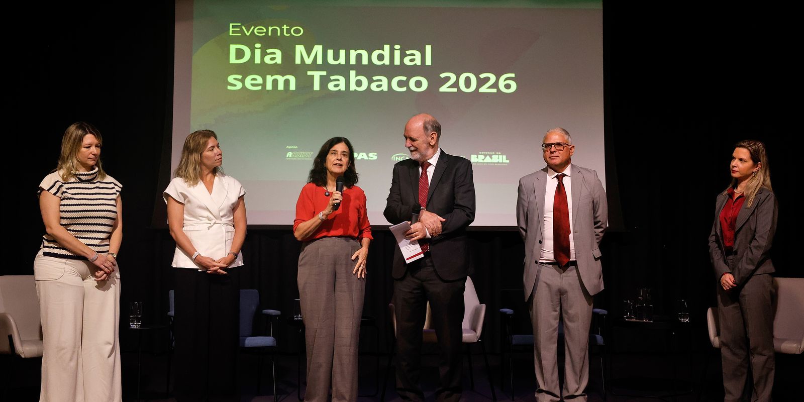 Brasil enfrenta indústria da nicotina para proteger jovens
