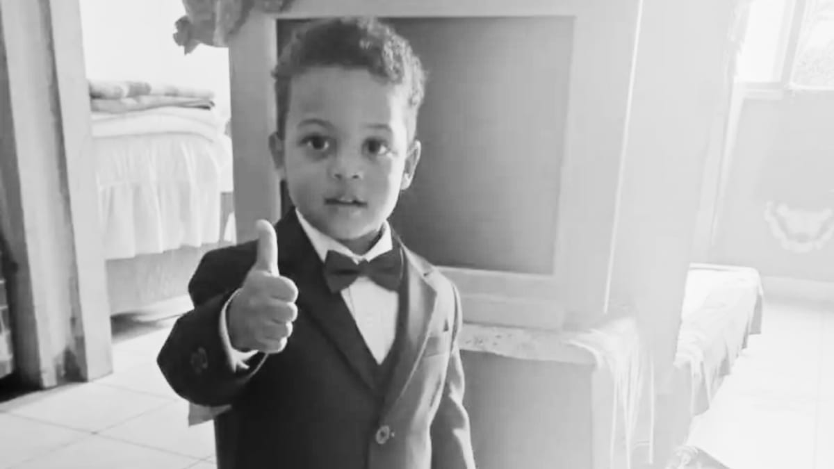 Menino de 3 anos morre em incêndio residencial no bairro São Miguel, em Colatina
