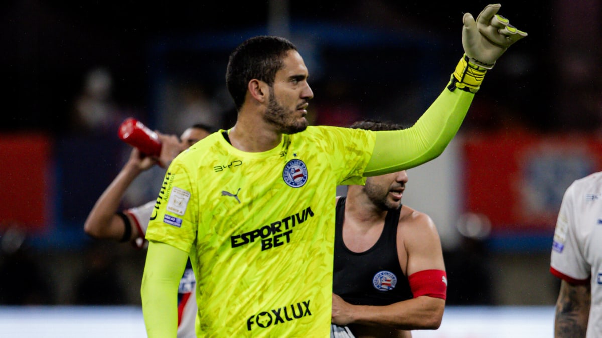 Goleiro Ronaldo retorna ao Bahia antes do previsto e destaca recuperação respeitada