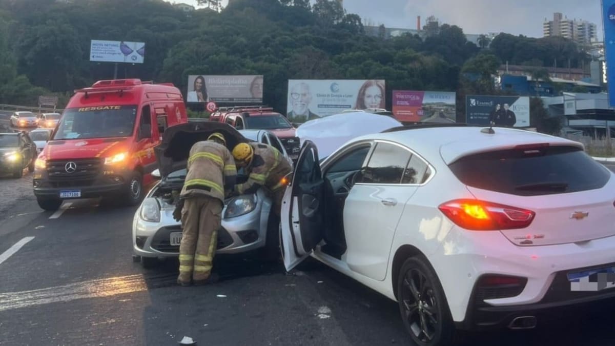 Múltiplos acidentes na BR-470 na Serra Gaúcha deixam seis feridos e mobilizam equipes de resgate
