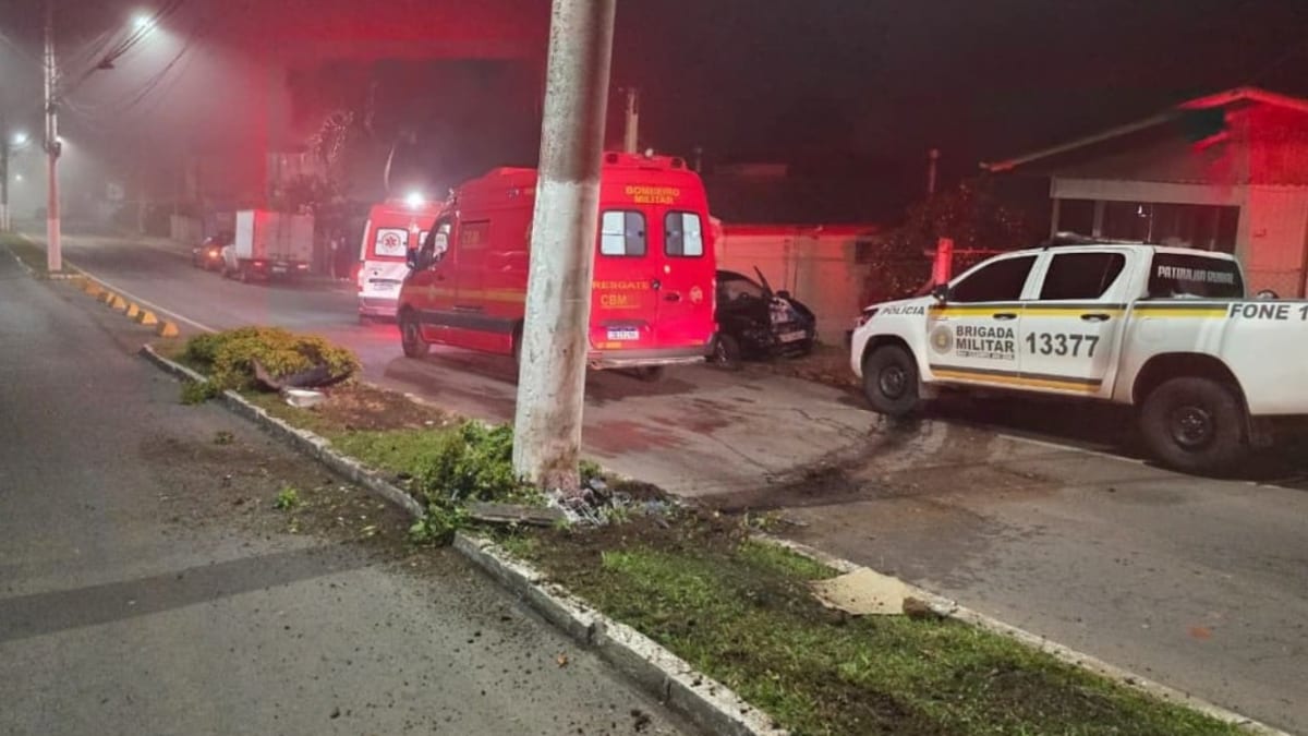 Dois acidentes na Rua Guilherme Fasolo deixam três feridos em Bento Gonçalves