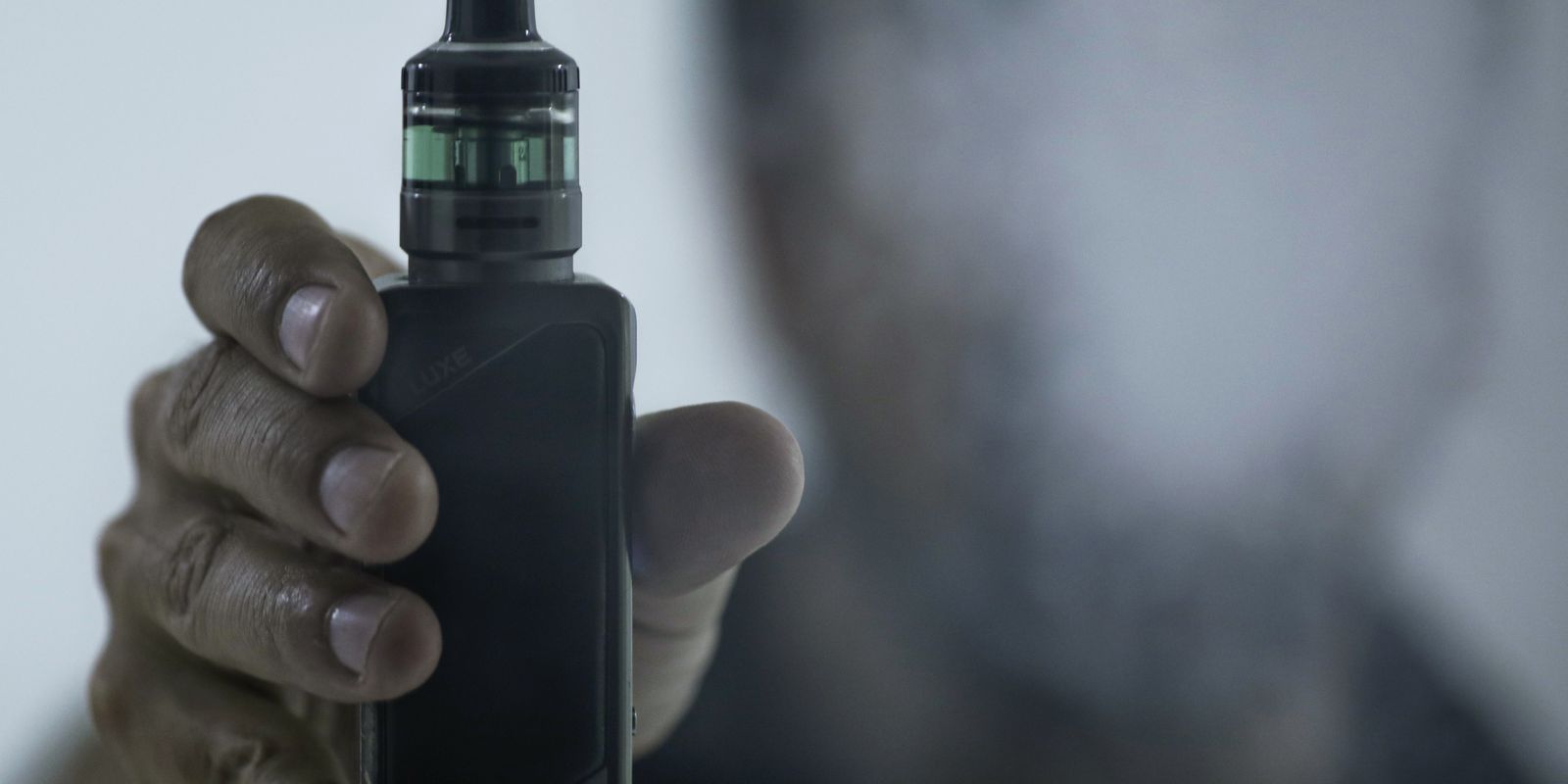 Cigarros eletrônicos disfarçados aumentam uso entre jovens