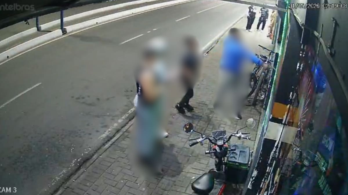Disparo de arma de fogo em conveniência na Quinta Avenida assusta clientes em Balneário Camboriú
