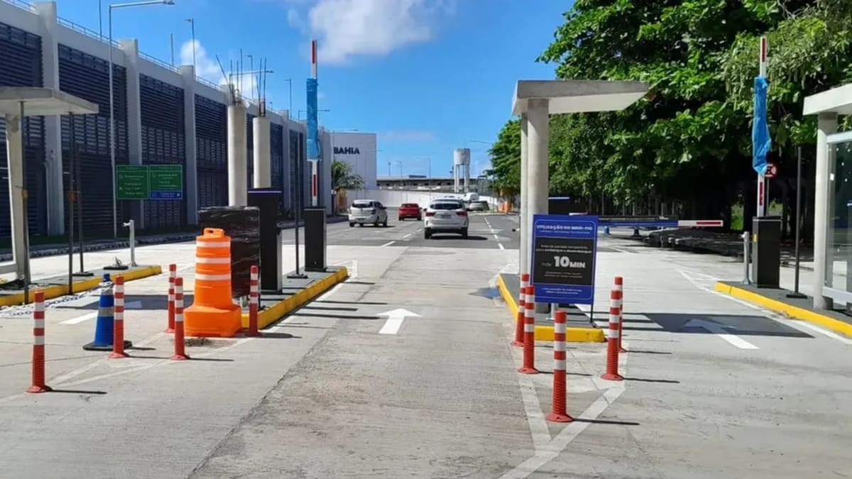 Conflito entre taxistas e funcionários da Vinci marca acesso ao Aeroporto de Salvador