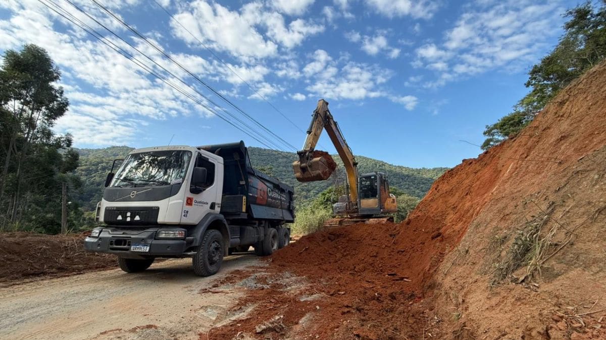 Obras no Morro do Encano avançam para melhorar ligação entre Itapema e Camboriú