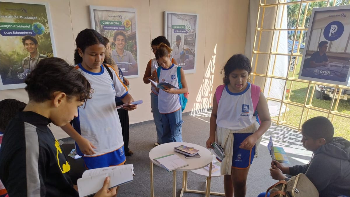 Alunos de Nova Iguaçu visitam Universidade Federal Rural do Rio de Janeiro durante Semana Rural