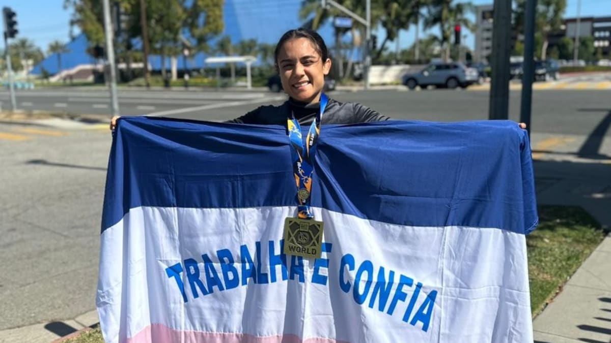 Thaís Loureiro conquista bronze no Mundial de Jiu-Jitsu em Long Beach