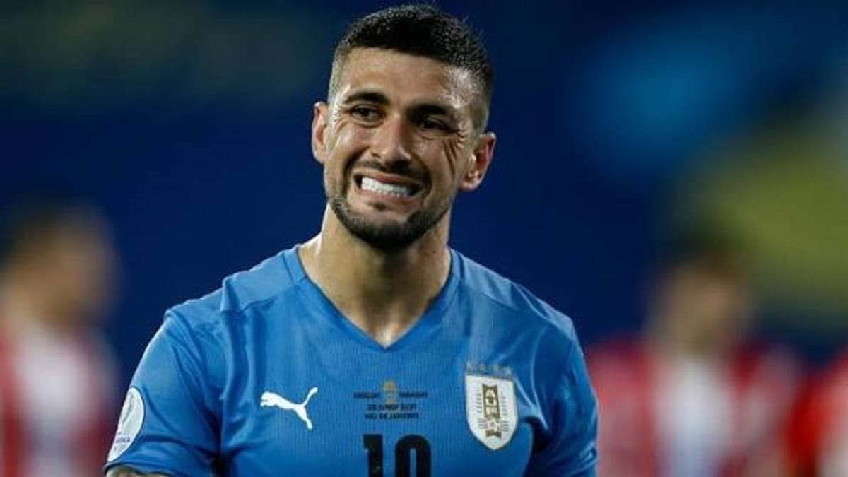 Arrascaeta sente dores na panturrilha em treino do Uruguai e pode ser cortado da Copa do Mundo