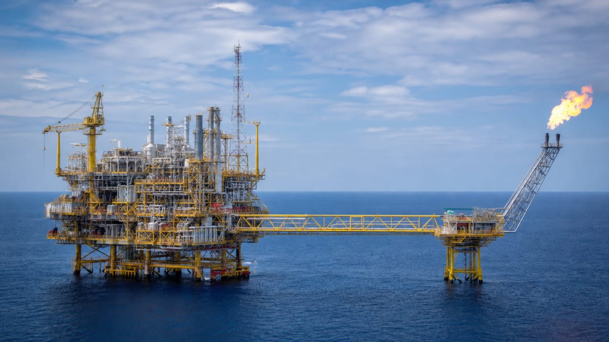 Brasil renova recorde de produção de petroleo e gas natural em abril