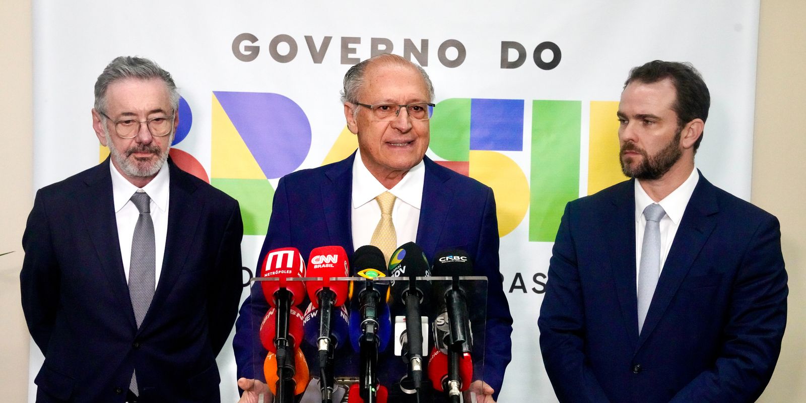 Governo cita Lei da Reciprocidade contra EUA, mas manterá diálogo