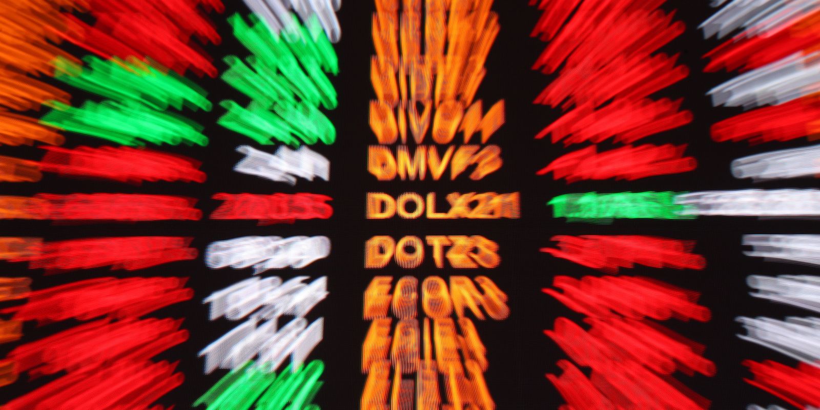 Bolsa sobe 1, 16%, e dólar cai para R$ 5, apesar de medida dos EUA